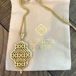 Kendra Scott - adjustable gold pendant necklace